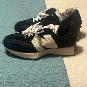 Brand new/New Balance Women's Black and Cream Sneakers